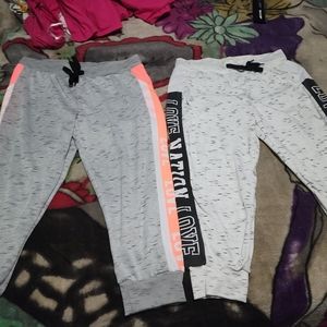 2 Bobbie Brooks capris size large